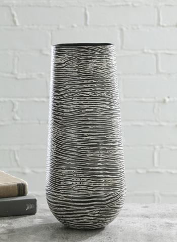 Fynn Vase - Abundant Home Collections