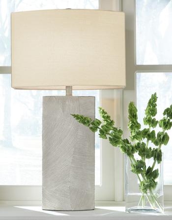 Bradard Lamp Set - Abundant Home Collections