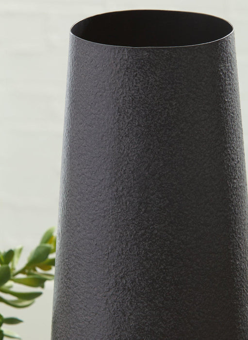 Fynn Vase - Abundant Home Collections