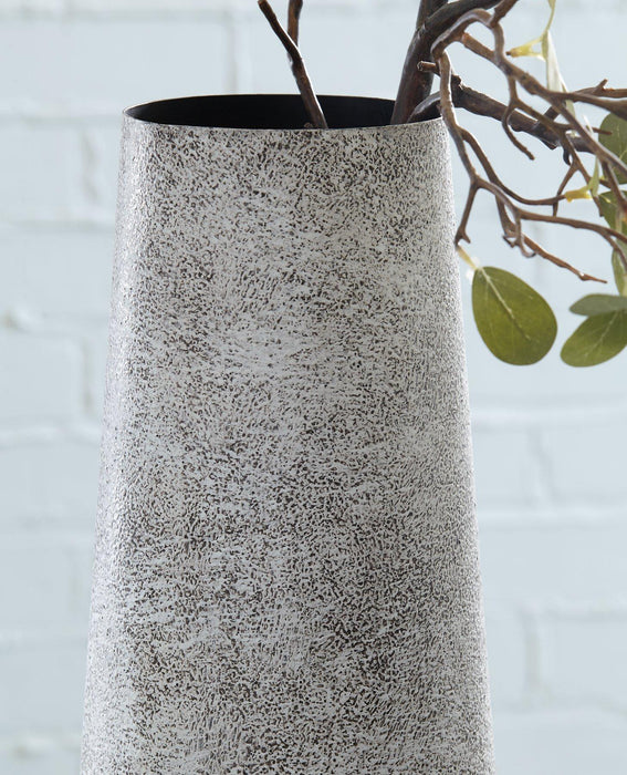 Fynn Vase - Abundant Home Collections