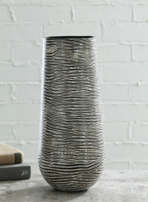 Fynn Vase - Abundant Home Collections