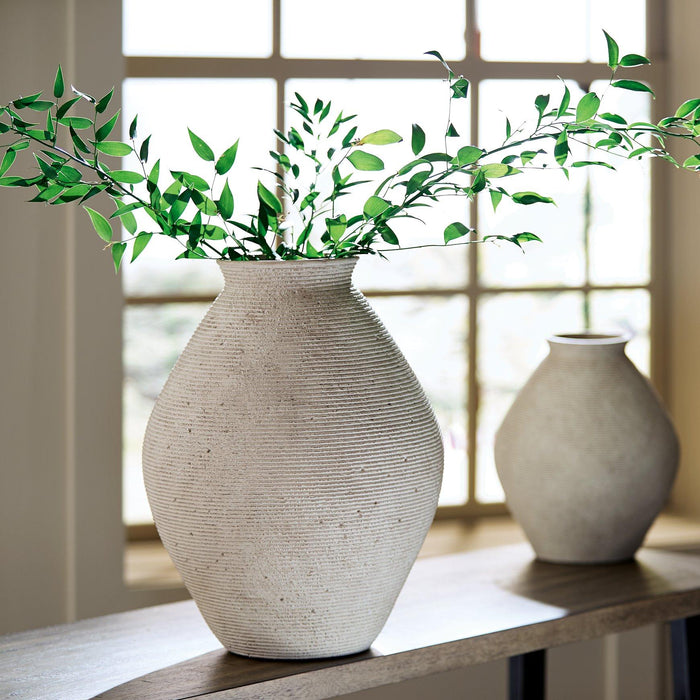 Hannela Vase - Abundant Home Collections