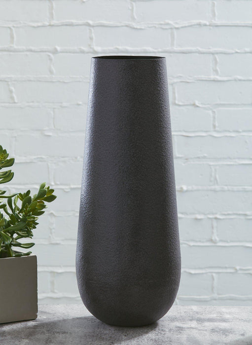 Fynn Vase - Abundant Home Collections