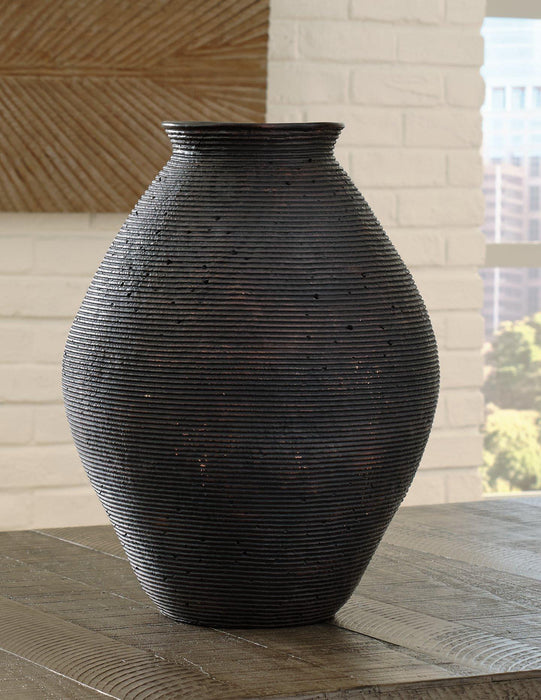 Hannela Vase - Abundant Home Collections