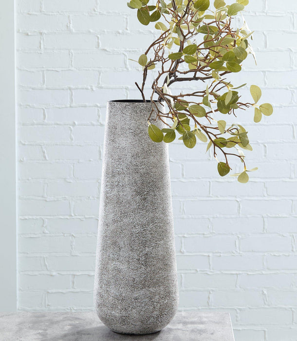 Fynn Vase - Abundant Home Collections