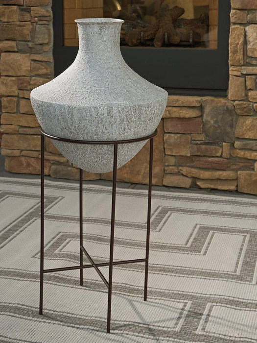 Estonbank Vase - Abundant Home Collections