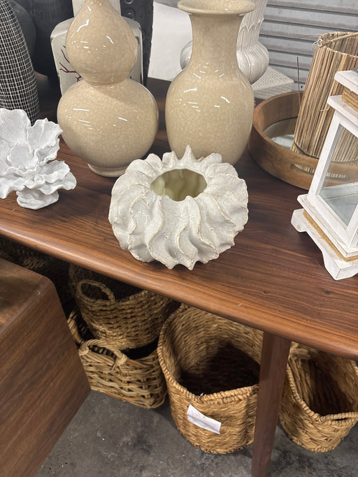 White coral candle holder
