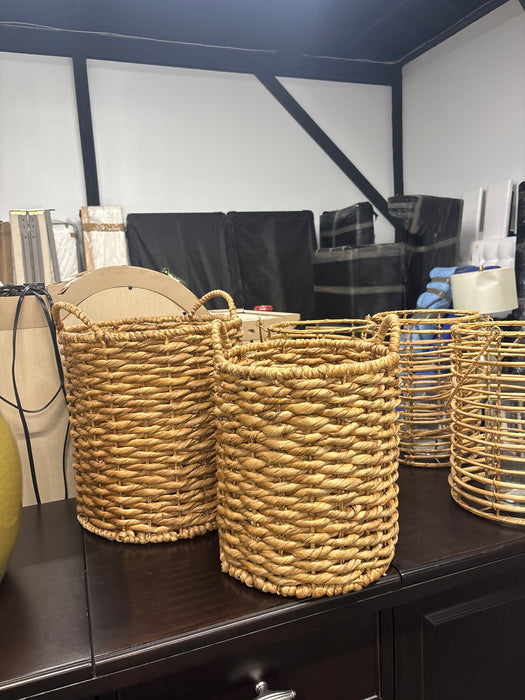 Woven basket set