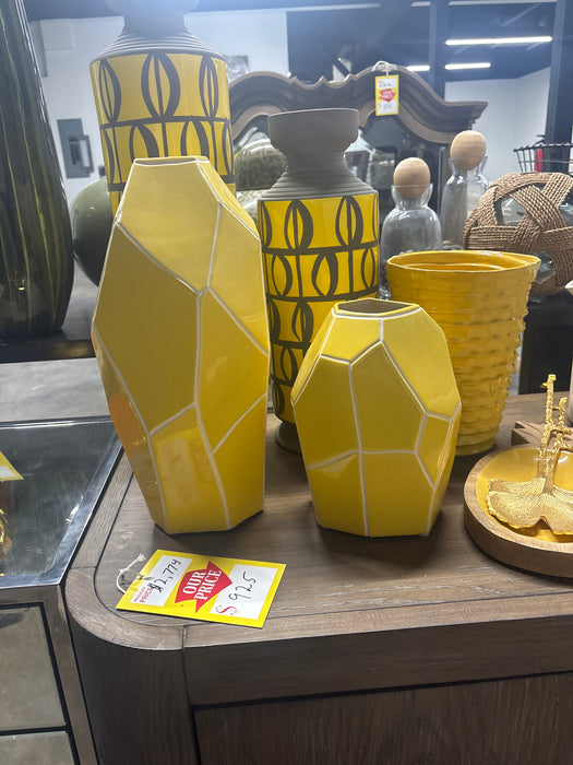 Yellow glass vase set