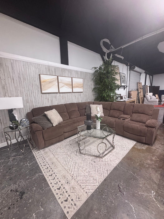 Brown 6-Piece Power Reclining Sectional with Console & Cup Holders – Like New!