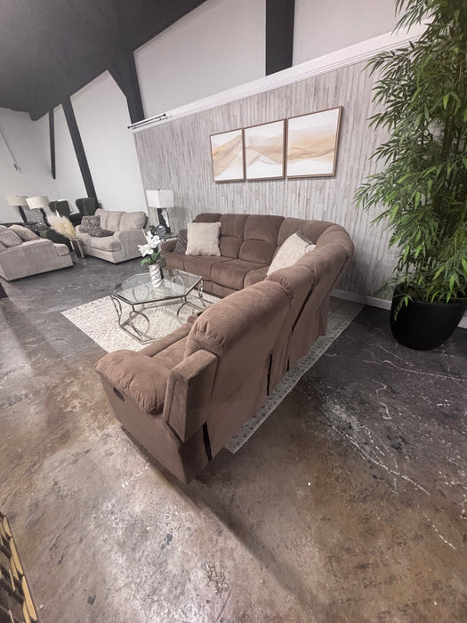Brown 6-Piece Power Reclining Sectional with Console & Cup Holders – Like New!