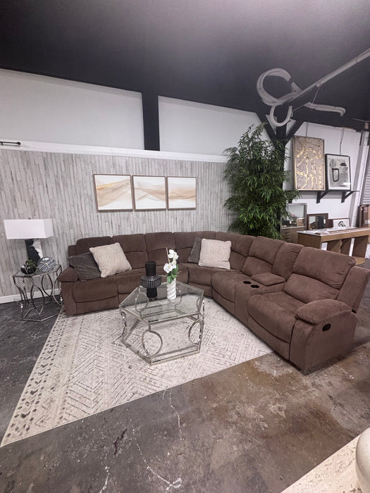 Brown 6-Piece Power Reclining Sectional with Console & Cup Holders – Like New!