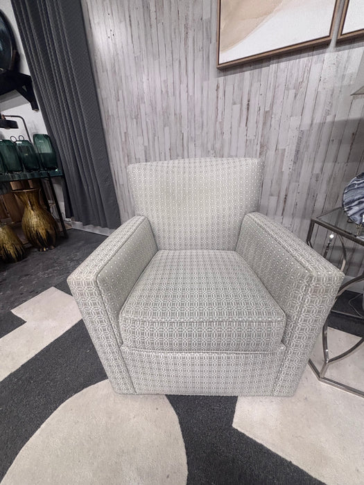 Stunning Pair of Ethan Allen Neutral Patterned Swivel Accent Chairs – Like New!