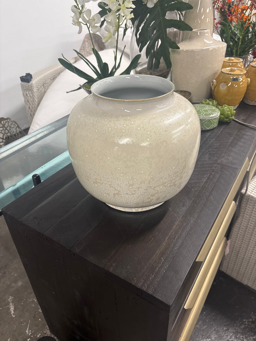 Beige ceramic bowl