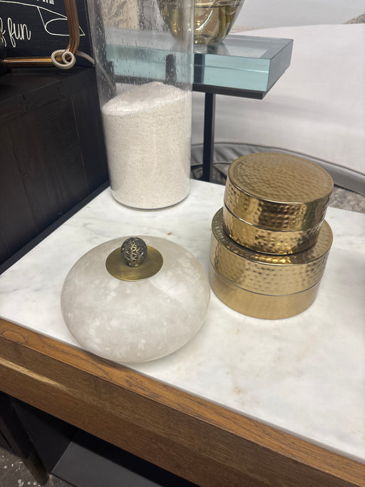 White and gold bowl
