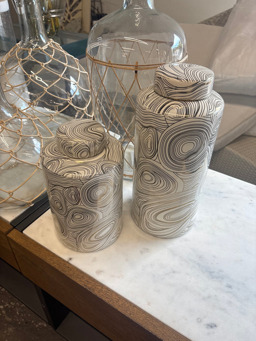 Gold and white pots
