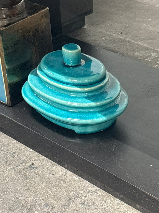 Blue pot