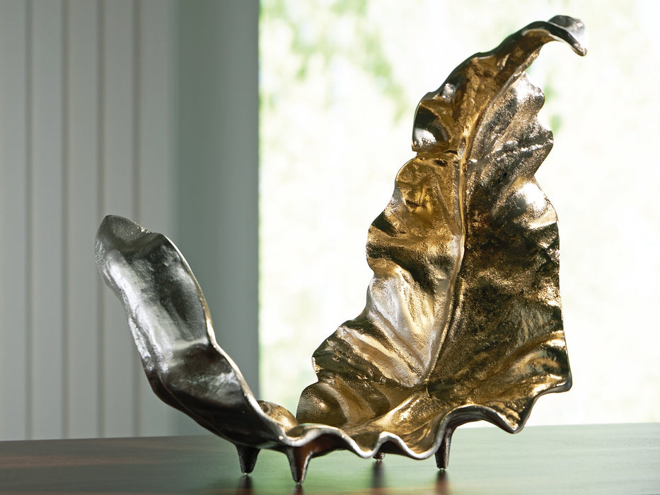 Darinsen Sculpture - Abundant Home Collections