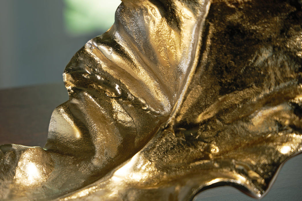 Darinsen Sculpture - Abundant Home Collections