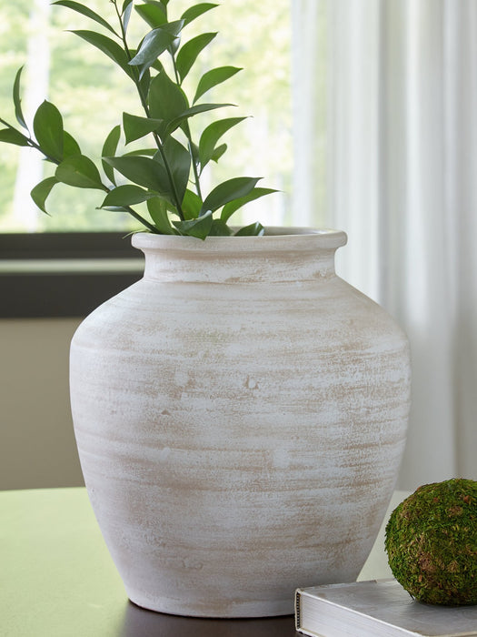 Meadie Vase - Abundant Home Collections
